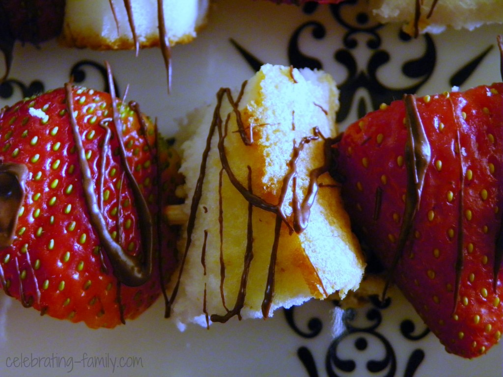 Quick and Easy Valentine's Dessert Skewers #15MinuteSuppers