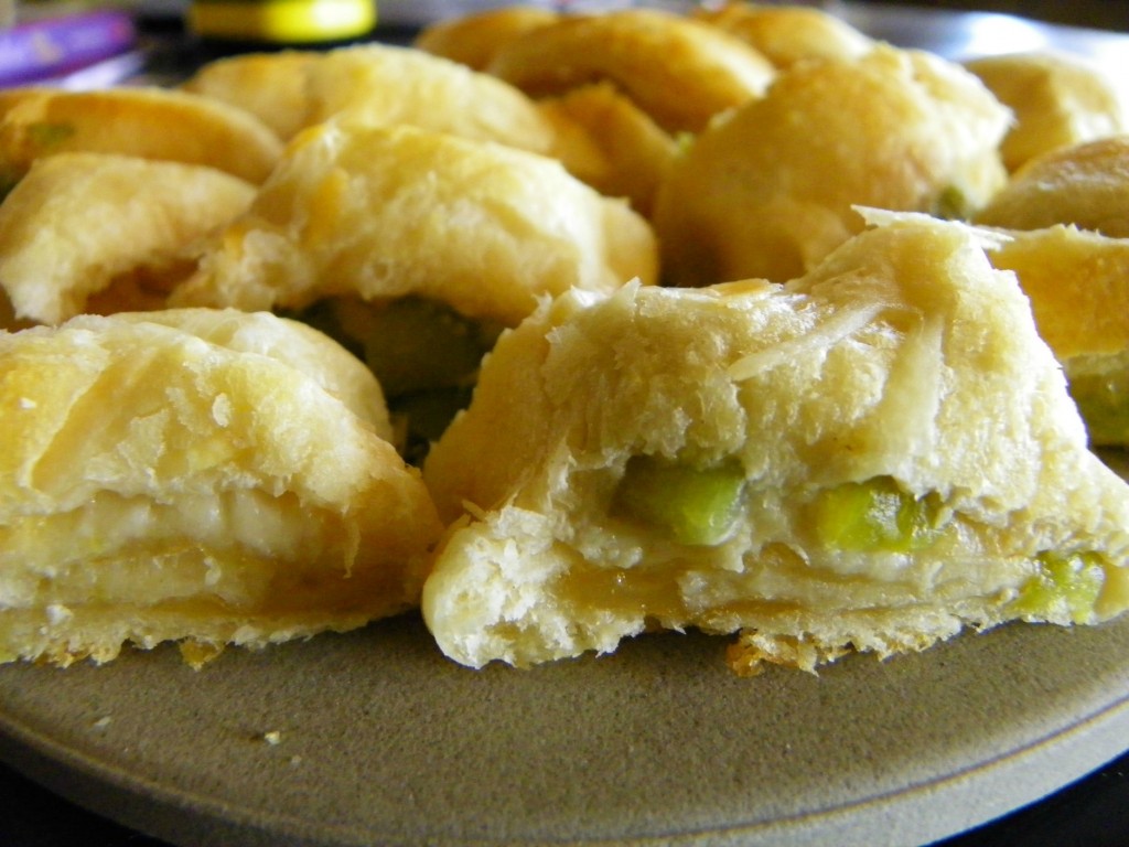 Hatch Green Chile Crescent Rolls #15MinuteSuppers