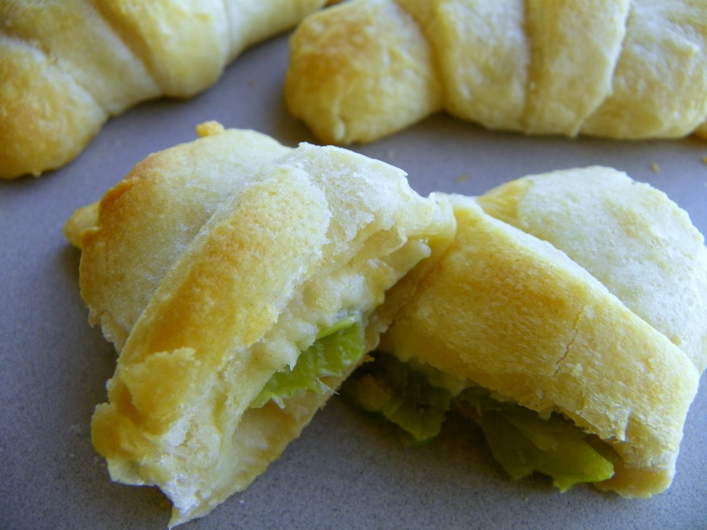 Hatch Green Chile Crescent Rolls #15MinuteSuppers