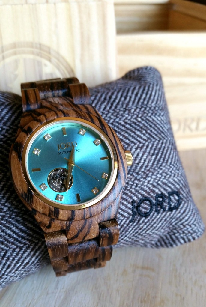 Jord Cora in Zebrawood and Turquoise