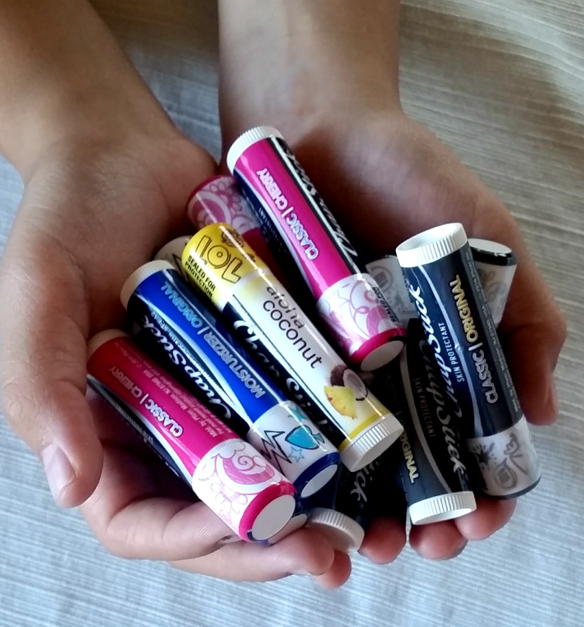 chapstick-varieties-in-hand